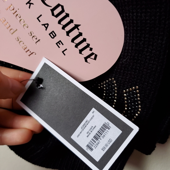 Juicy Couture Scarf & Hat Set - Picture 2 of 3